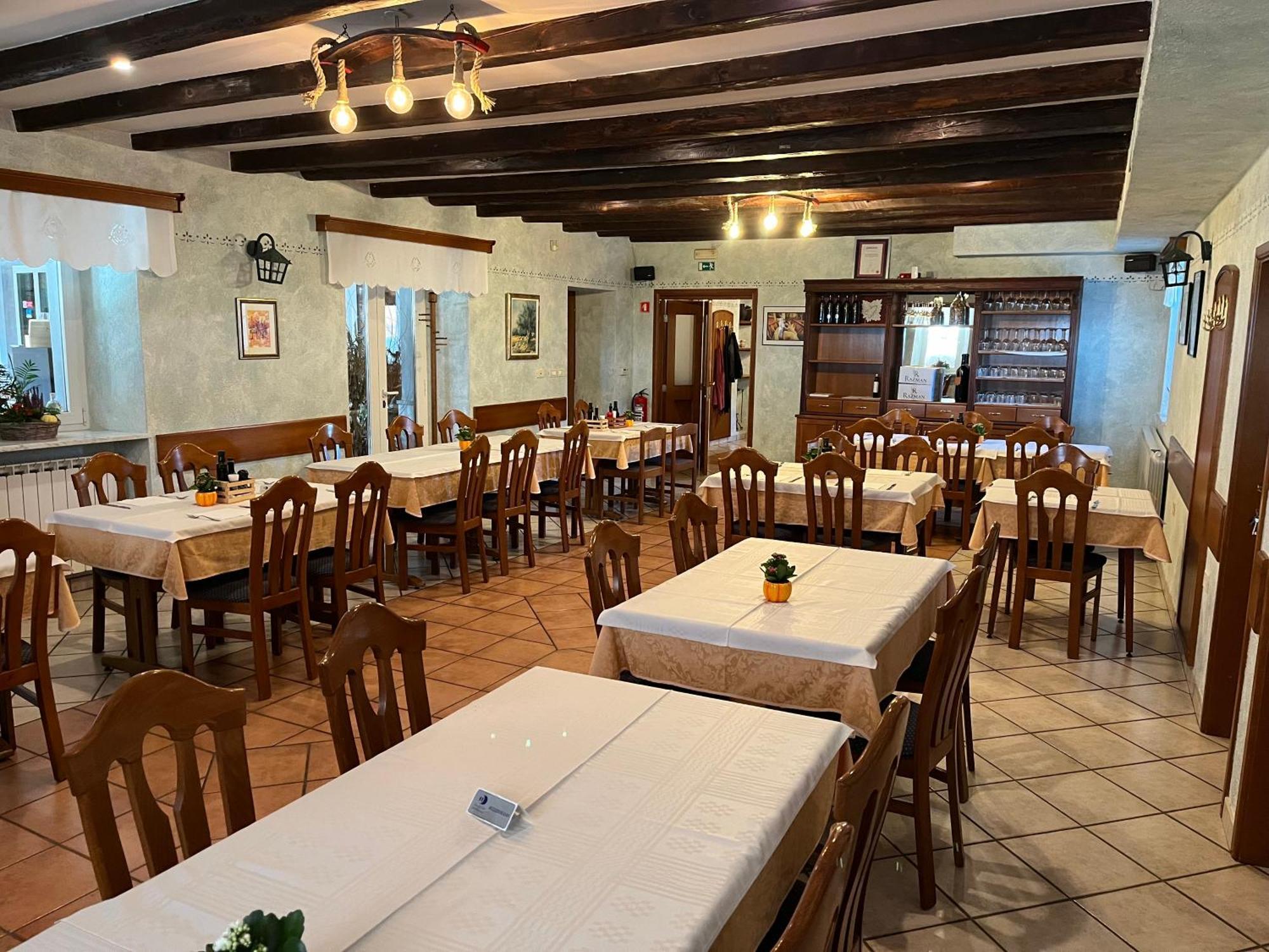 Razman Wine Rooms Gračišče Eksteriør bilde